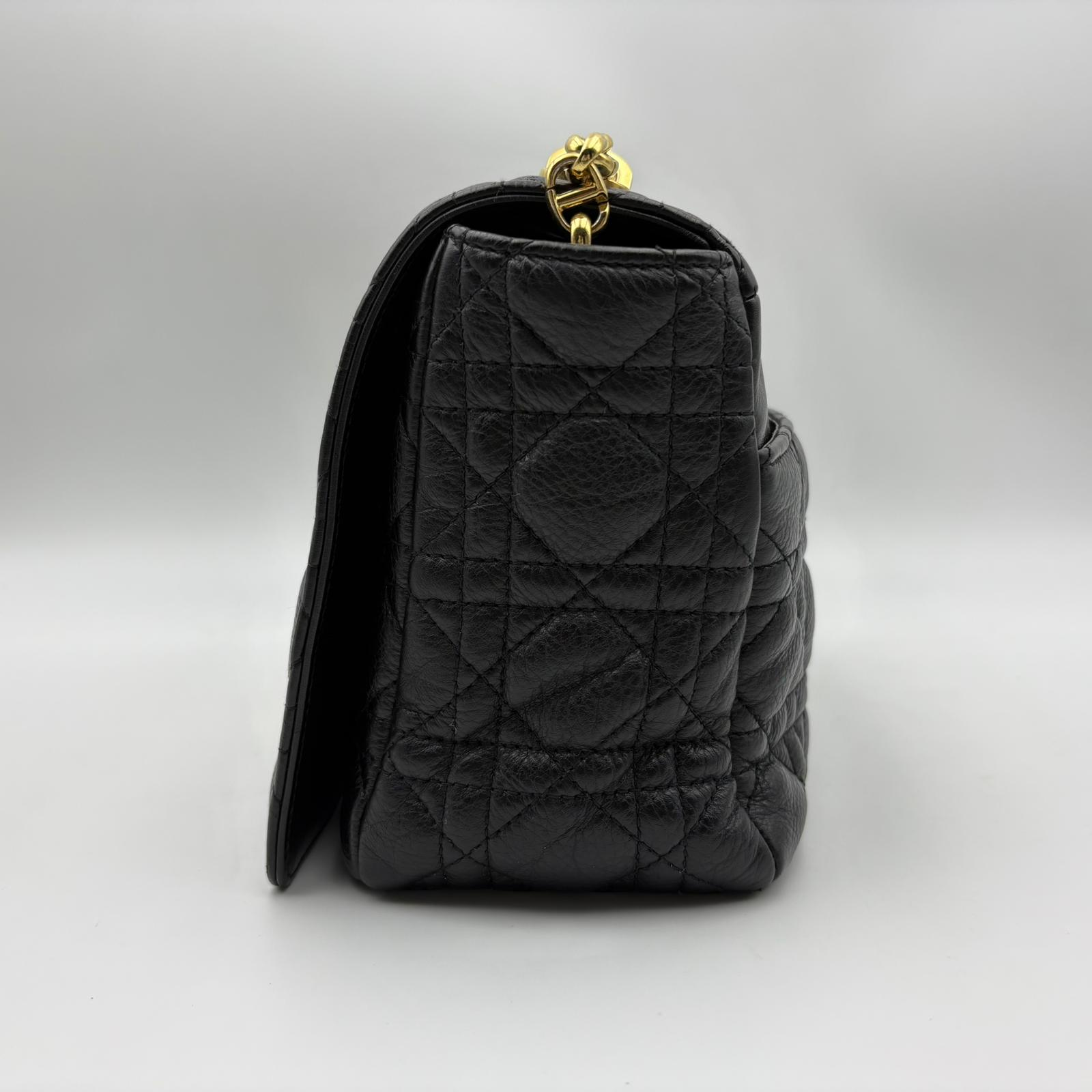 Caro Flap Bag - Image 3